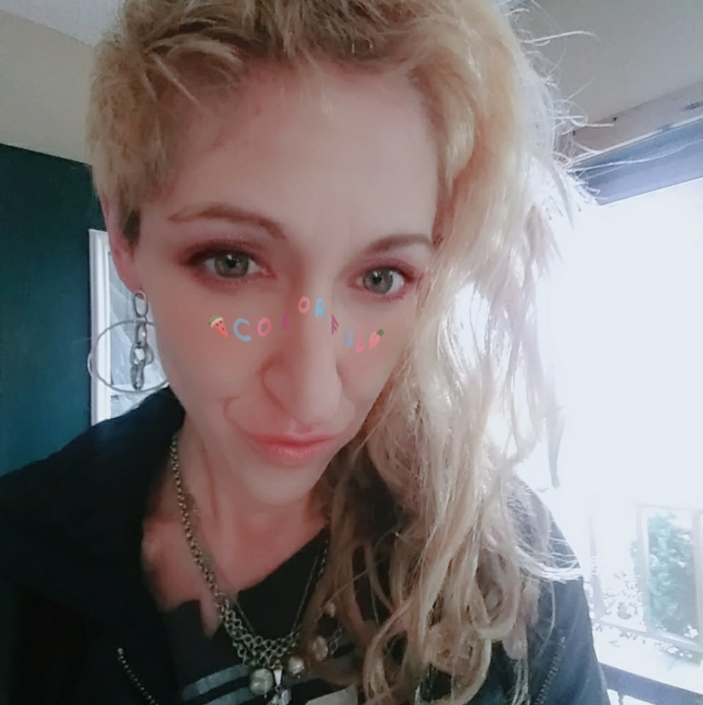 Meet your Posher, Danielle